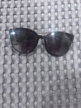 Quay Australia Black Cat-Eye Sunglasses with Subtle Gold Bridge